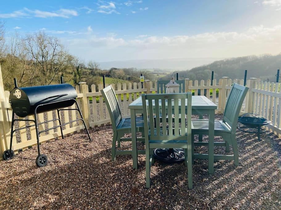 The Mill Stylish Rural Apartment With Beautiful Views Welsh Newton Common Exterior photo